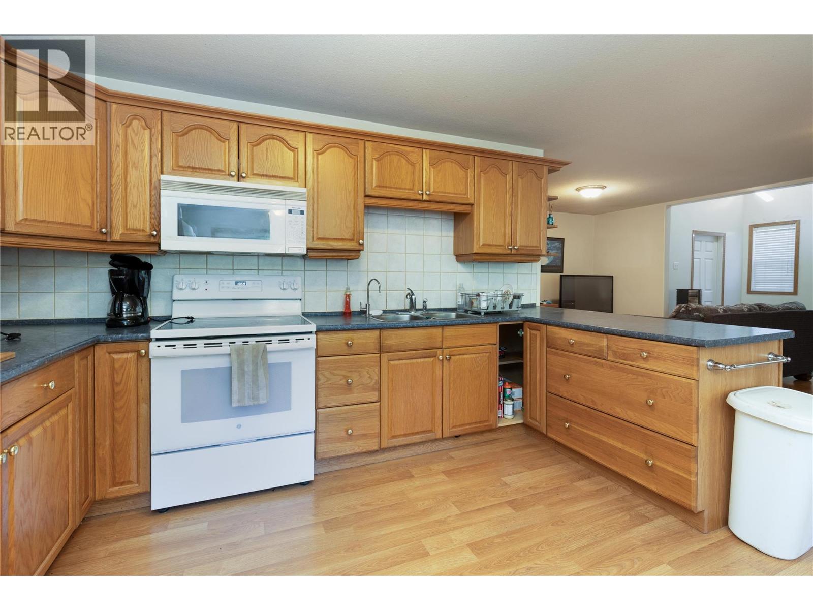 8336 Skimikin Road, Chase, British Columbia  V0E 1M1 - Photo 4 - 10366615