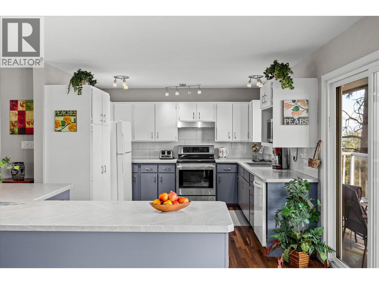 5821 Atkinson Crescent, Peachland, British Columbia  V0H 1X4 - Photo 4 - 10366640