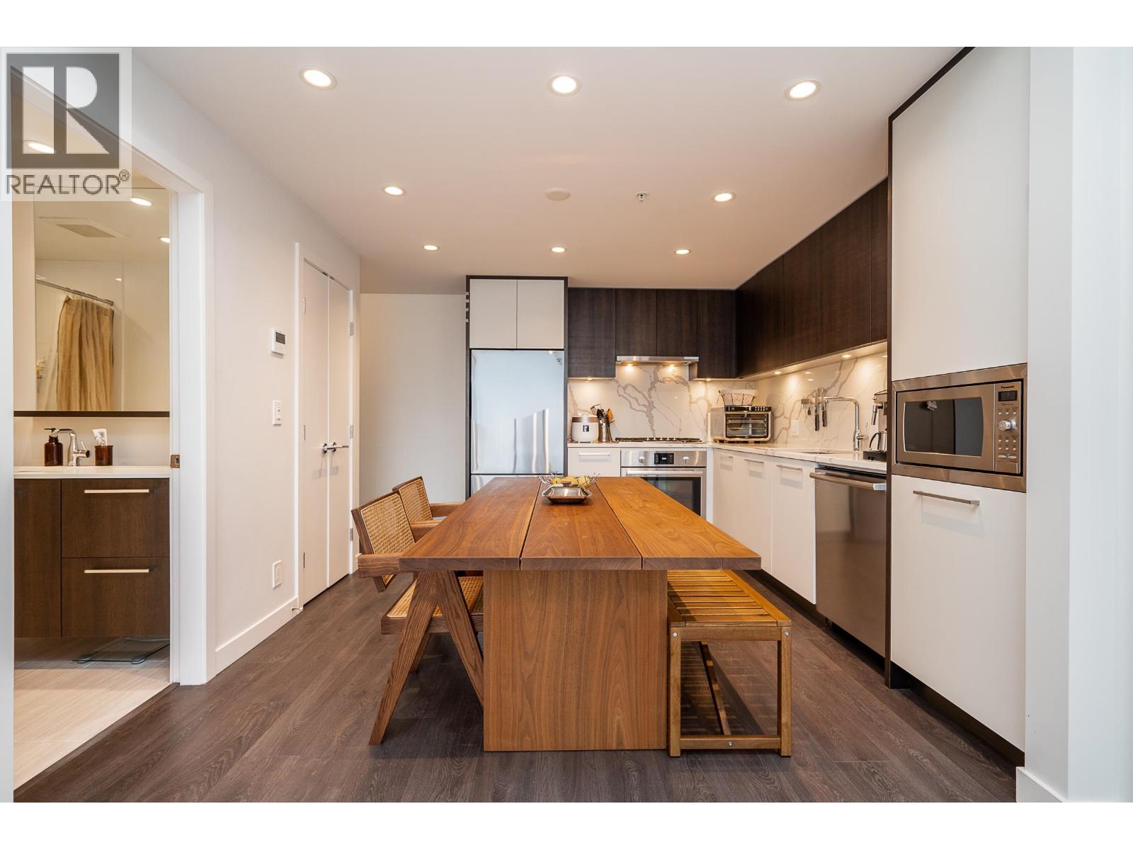 1701 567 Clarke Road, Coquitlam, British Columbia  V3J 0K7 - Photo 3 - R3061356