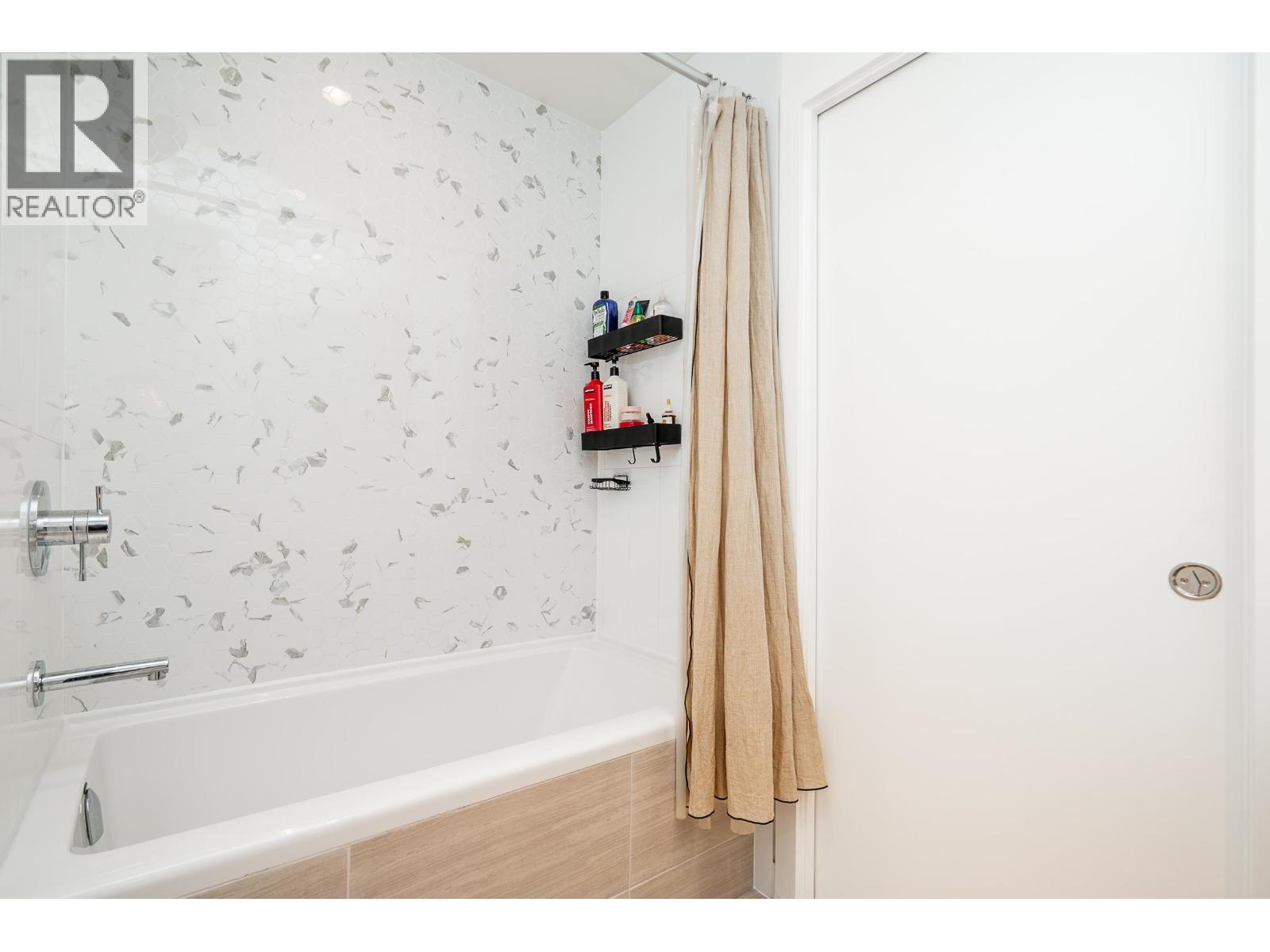 1701 567 Clarke Road, Coquitlam, British Columbia  V3J 0K7 - Photo 14 - R3061356