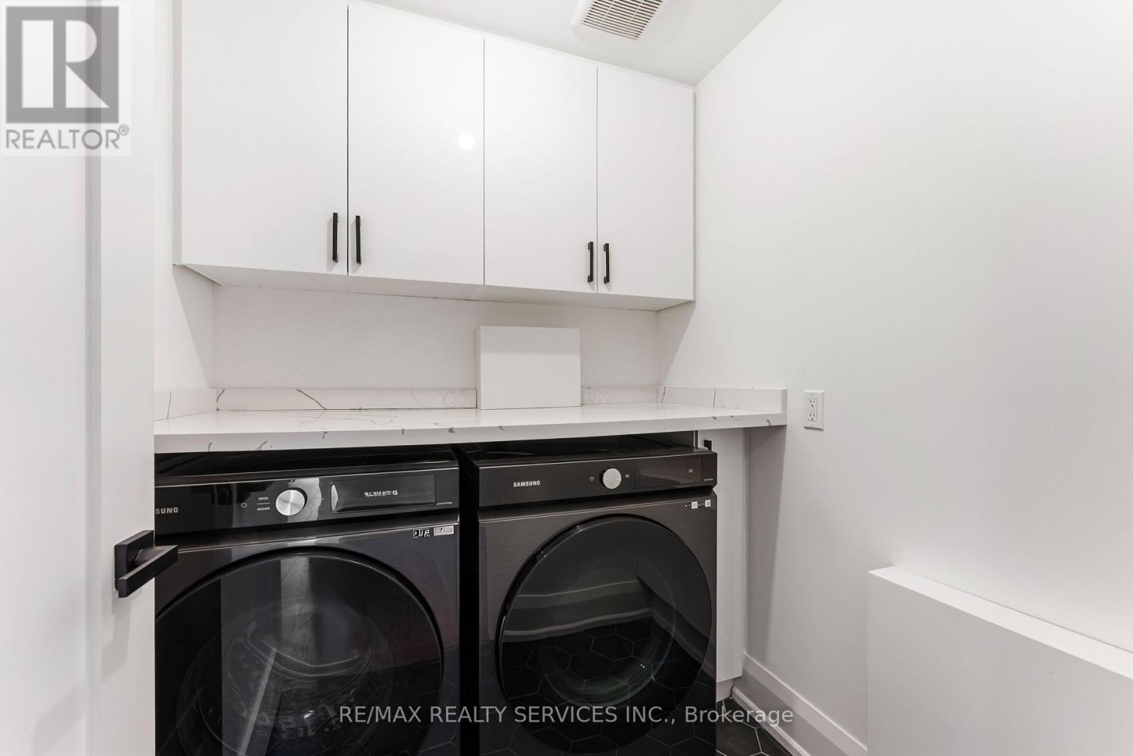 49 Greendowns Drive, Toronto (Scarborough Village), Ontario  M1M 2G6 - Photo 16 - E12477713