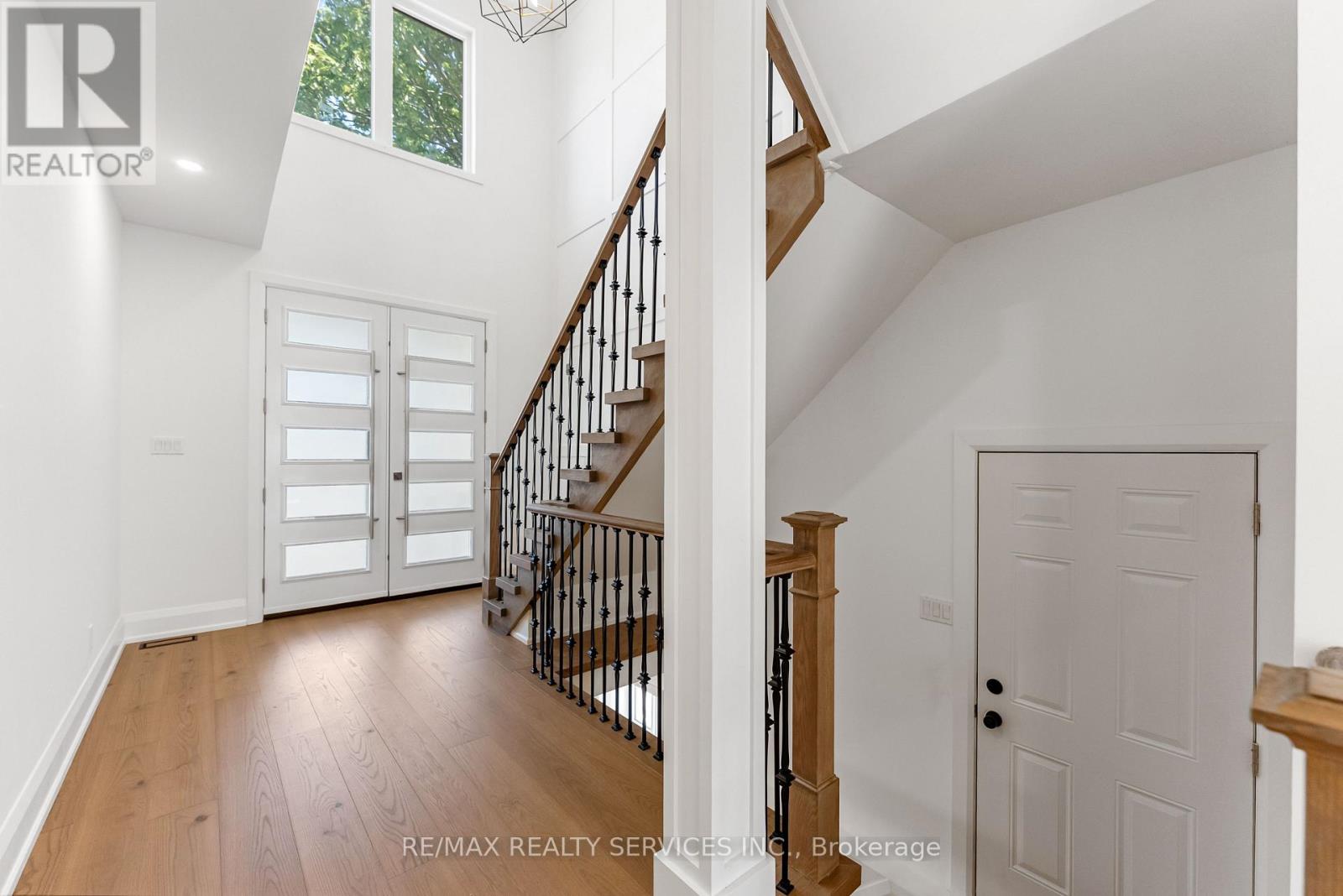 49 Greendowns Drive, Toronto (Scarborough Village), Ontario  M1M 2G6 - Photo 4 - E12477713
