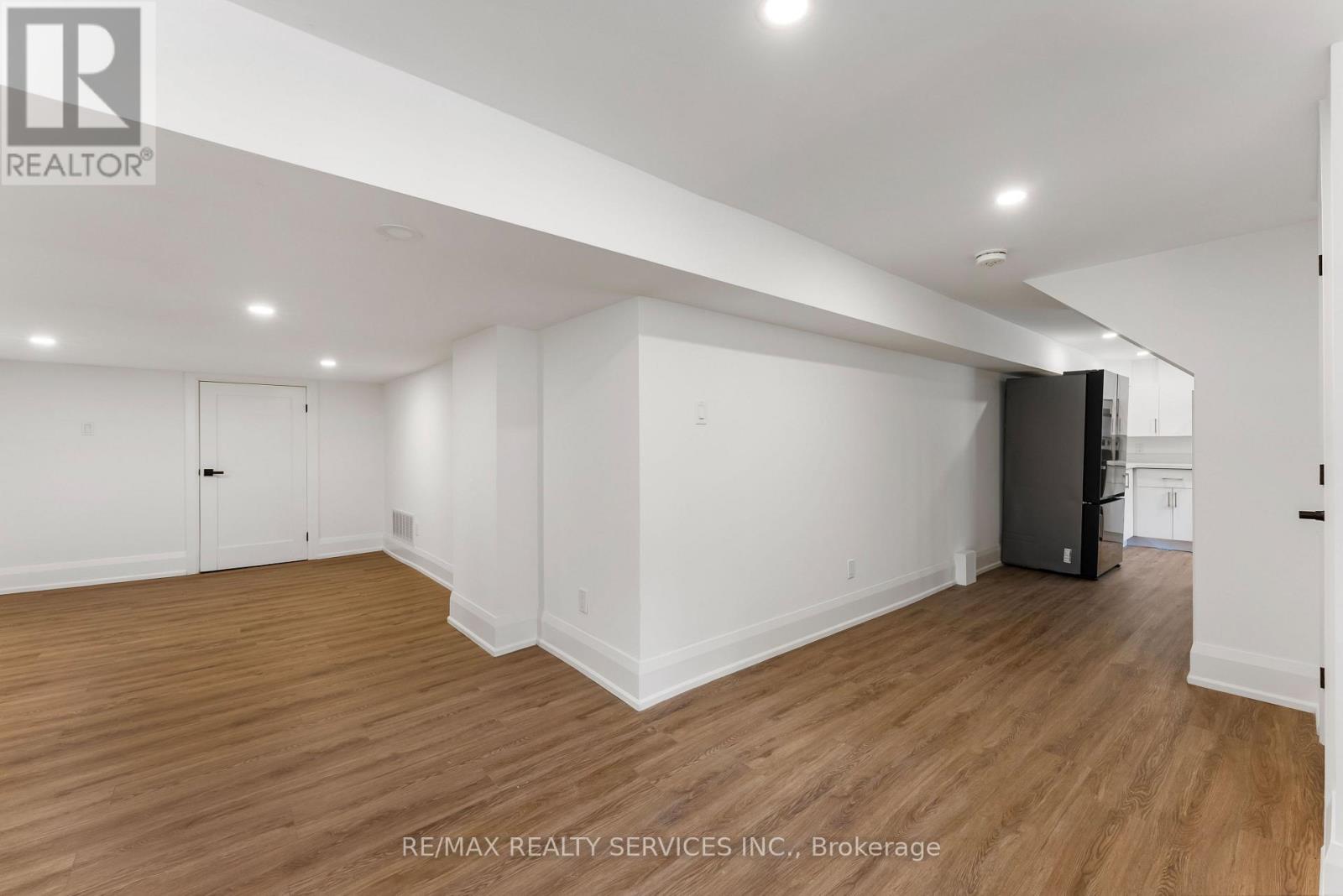 49 Greendowns Drive, Toronto (Scarborough Village), Ontario  M1M 2G6 - Photo 31 - E12477713