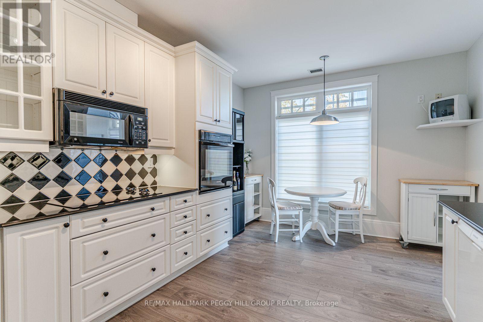 401 - 140 Cedar Island Road, Orillia, Ontario  L3V 1T1 - Photo 6 - S12463711