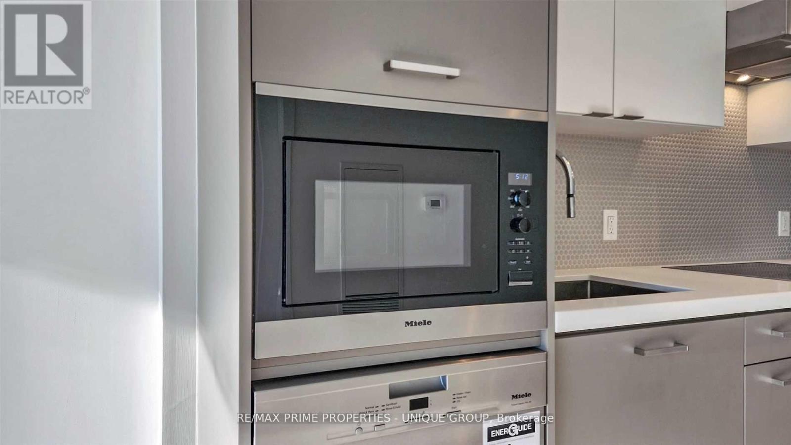 906 - 11 Lillian Street, Toronto, Ontario  M4S 2H7 - Photo 15 - C12479273