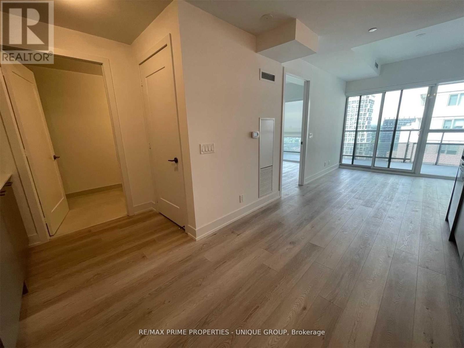 906 - 11 Lillian Street, Toronto, Ontario  M4S 2H7 - Photo 9 - C12479273