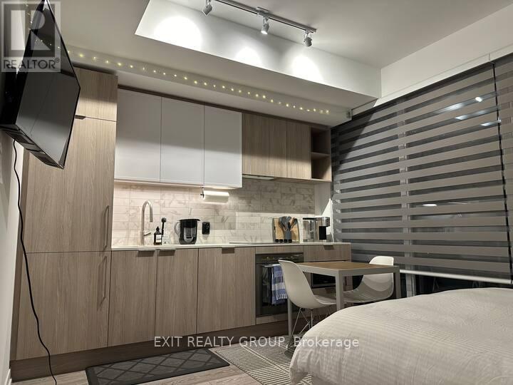 711 - 2020 Bathurst Street, Toronto, Ontario  M5P 0A6 - Photo 18 - C12479299