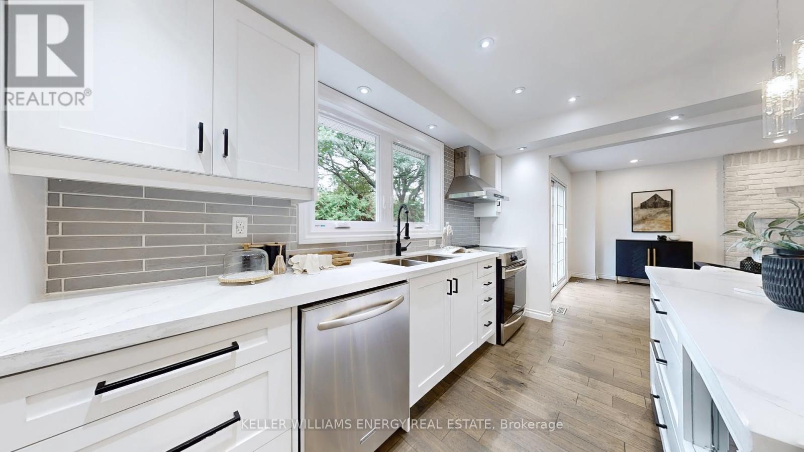29 Fry Court, Markham (Markham Village), Ontario  L3P 4G9 - Photo 11 - N12479378