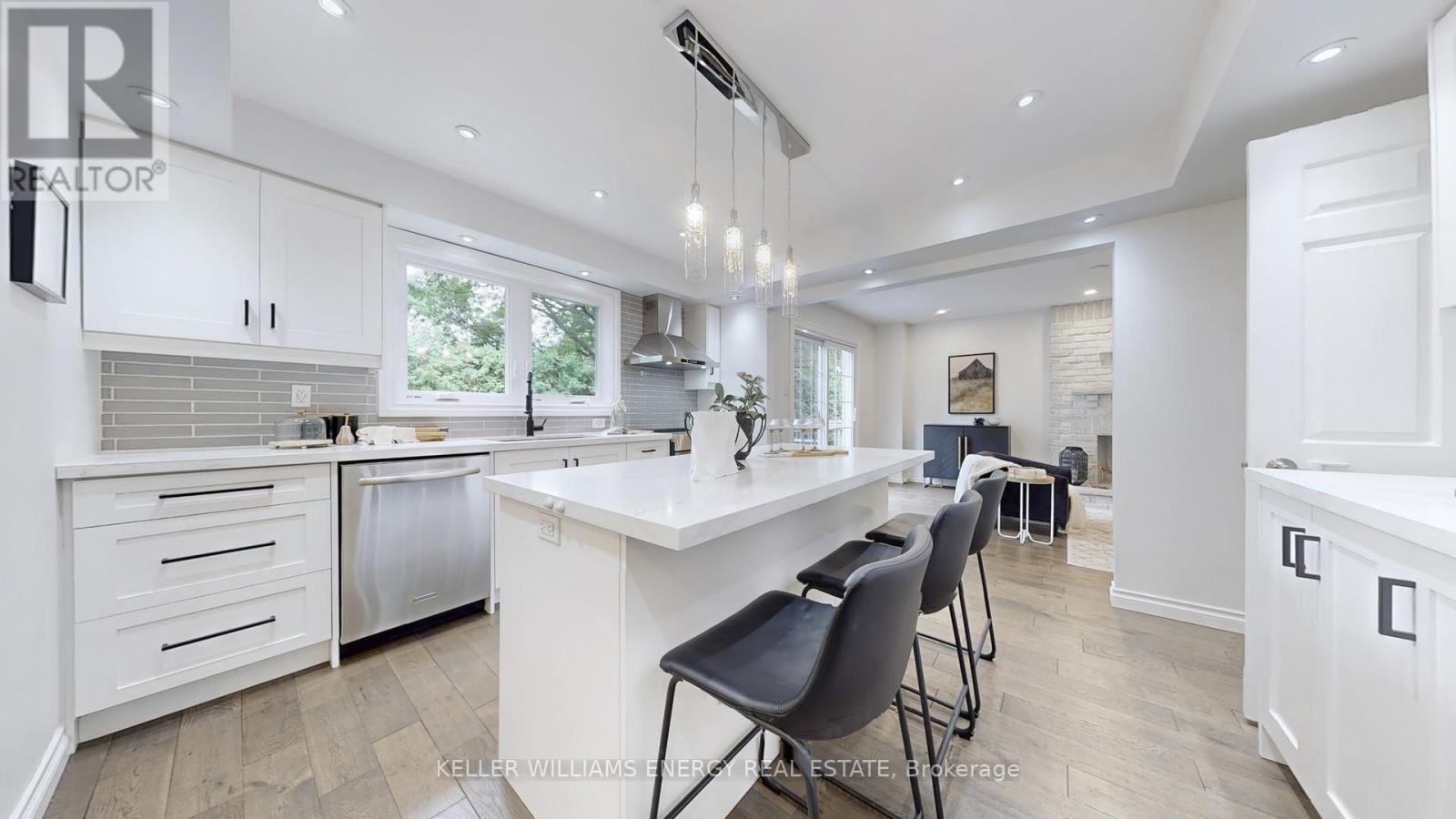 29 Fry Court, Markham (Markham Village), Ontario  L3P 4G9 - Photo 8 - N12479378