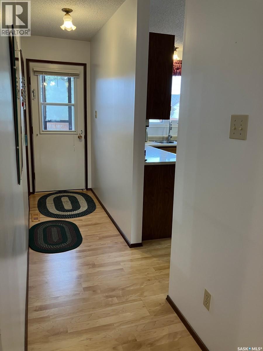 419 8th Avenue W, Nipawin, Saskatchewan  S0E 1E0 - Photo 8 - SK020845