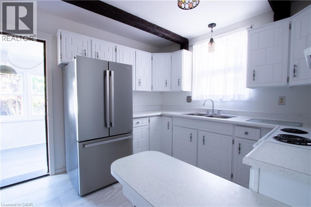 186 Huxley Avenue S, Hamilton, Ontario  L8K 2R3 - Photo 4 - 40767776