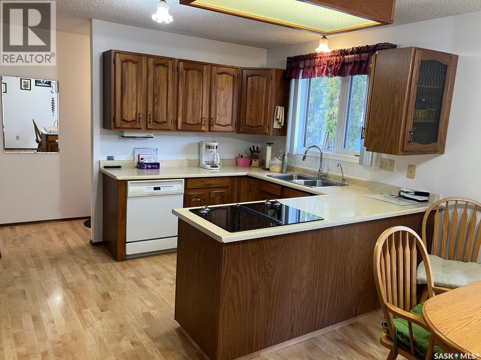 419 8th Avenue W, Nipawin, Saskatchewan  S0E 1E0 - Photo 11 - SK020845