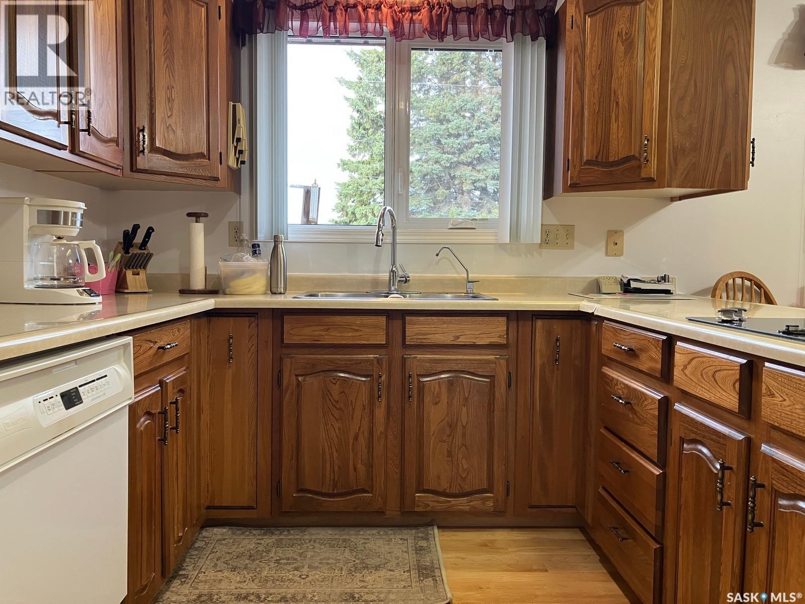 419 8th Avenue W, Nipawin, Saskatchewan  S0E 1E0 - Photo 10 - SK020845