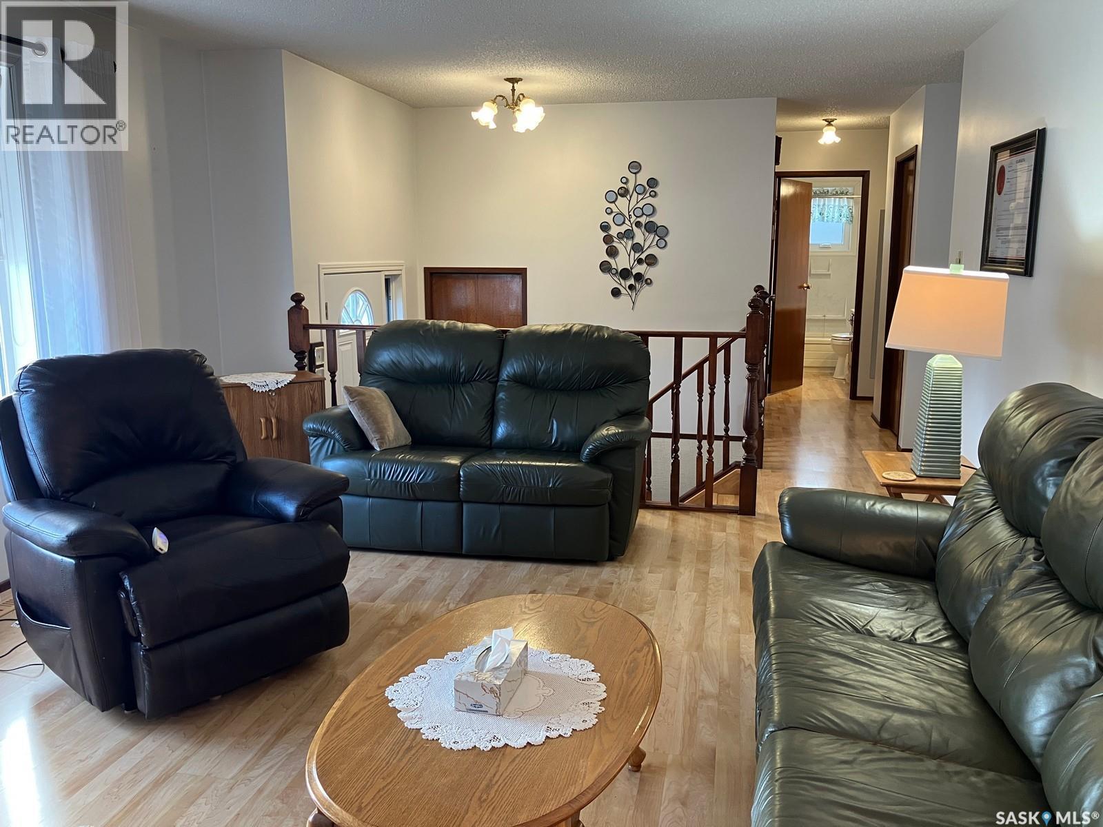 419 8th Avenue W, Nipawin, Saskatchewan  S0E 1E0 - Photo 7 - SK020845