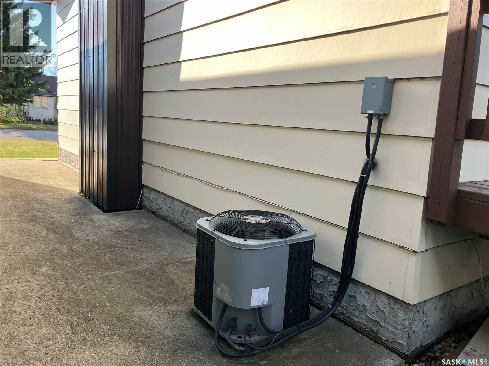 419 8th Avenue W, Nipawin, Saskatchewan  S0E 1E0 - Photo 43 - SK020845