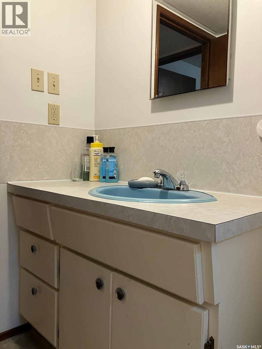 419 8th Avenue W, Nipawin, Saskatchewan  S0E 1E0 - Photo 37 - SK020845