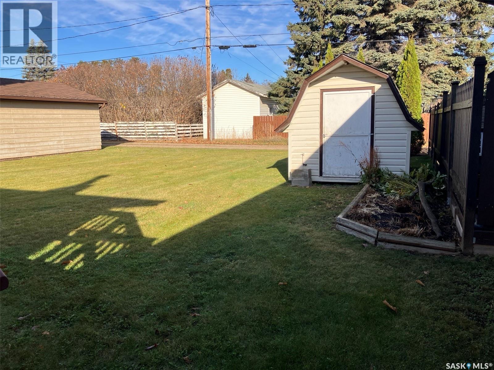 419 8th Avenue W, Nipawin, Saskatchewan  S0E 1E0 - Photo 42 - SK020845