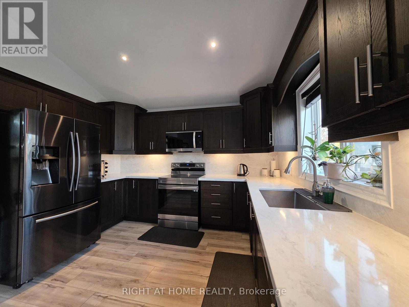 40996 Forks Road, Wainfleet (Marshville/winger), Ontario  L0S 1V0 - Photo 14 - X12459318