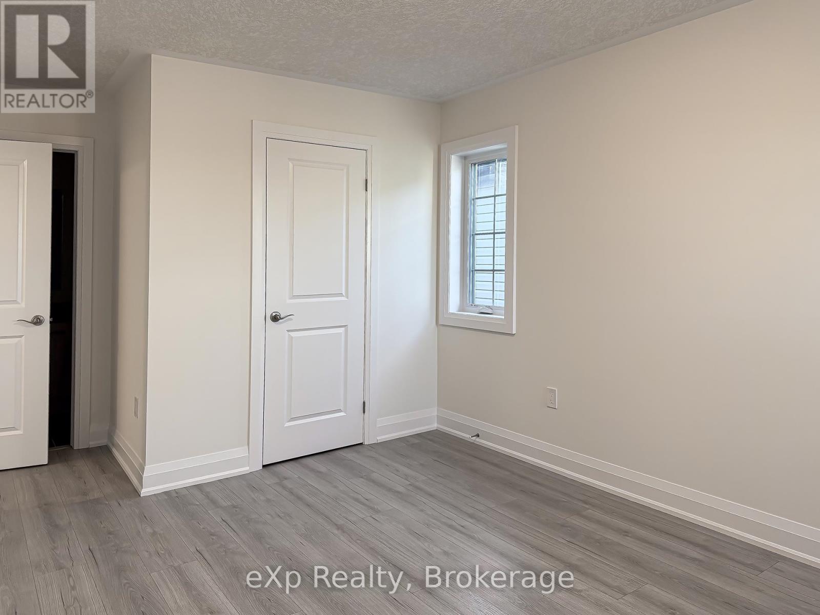 #upper - 347 Canada Plum Street, Waterloo, Ontario  N2V 0C3 - Photo 11 - X12479296