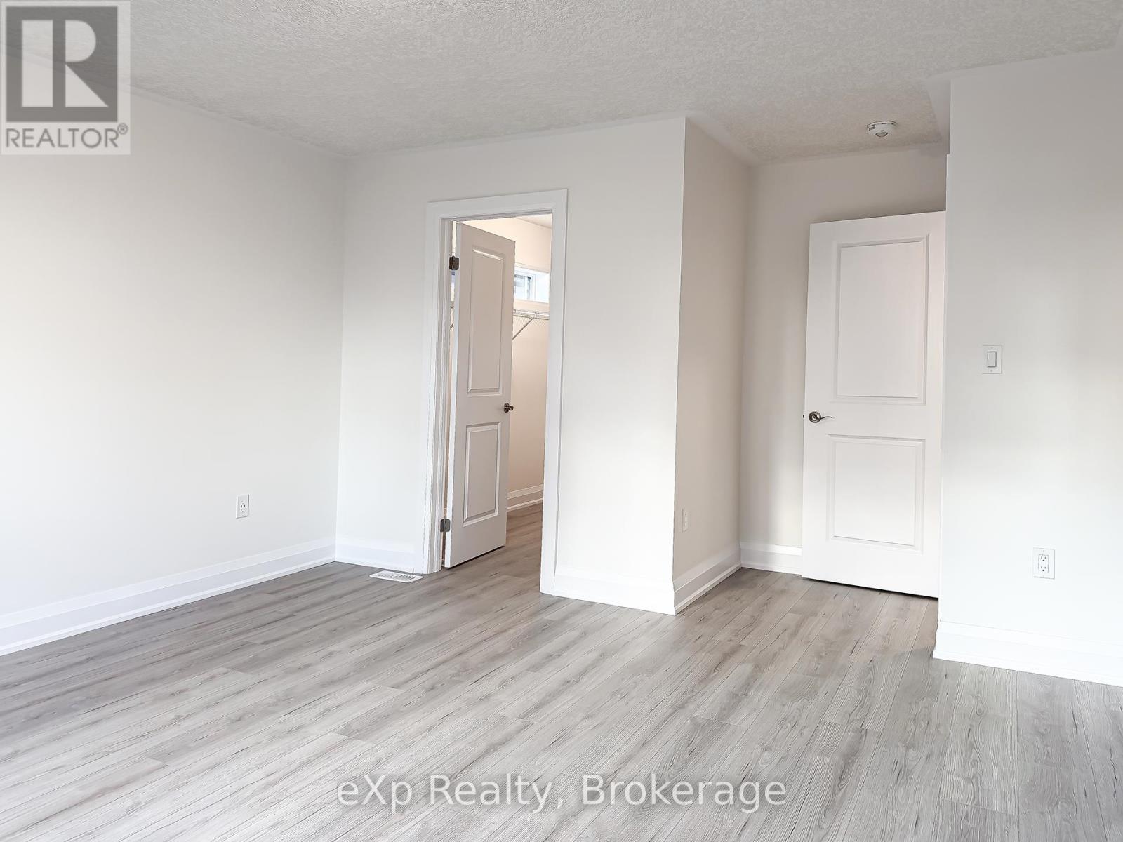 #upper - 347 Canada Plum Street, Waterloo, Ontario  N2V 0C3 - Photo 19 - X12479296