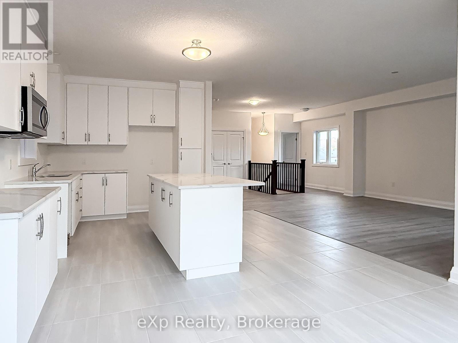 #upper - 347 Canada Plum Street, Waterloo, Ontario  N2V 0C3 - Photo 4 - X12479296