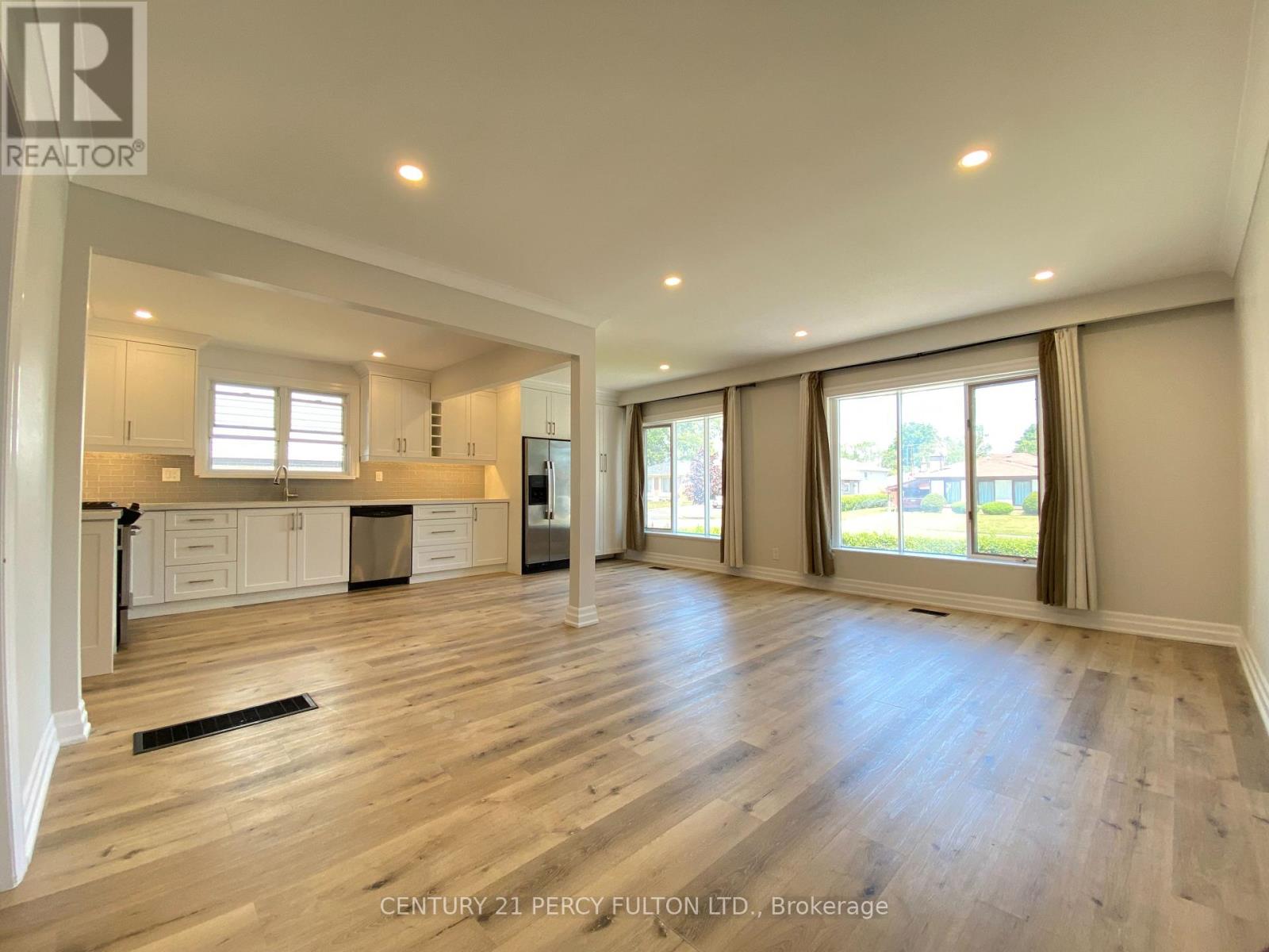 862 Liverpool Road, Pickering, Ontario  L1W 1S4 - Photo 2 - E12479265