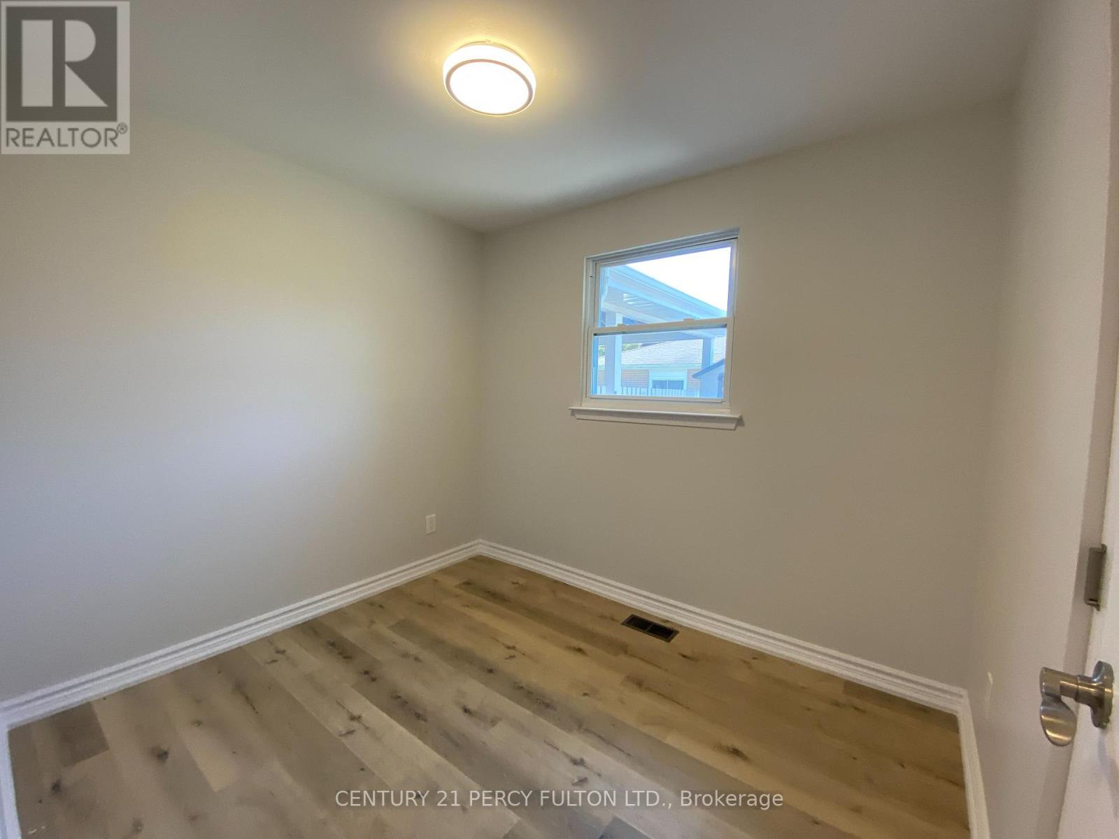 862 Liverpool Road, Pickering, Ontario  L1W 1S4 - Photo 6 - E12479265