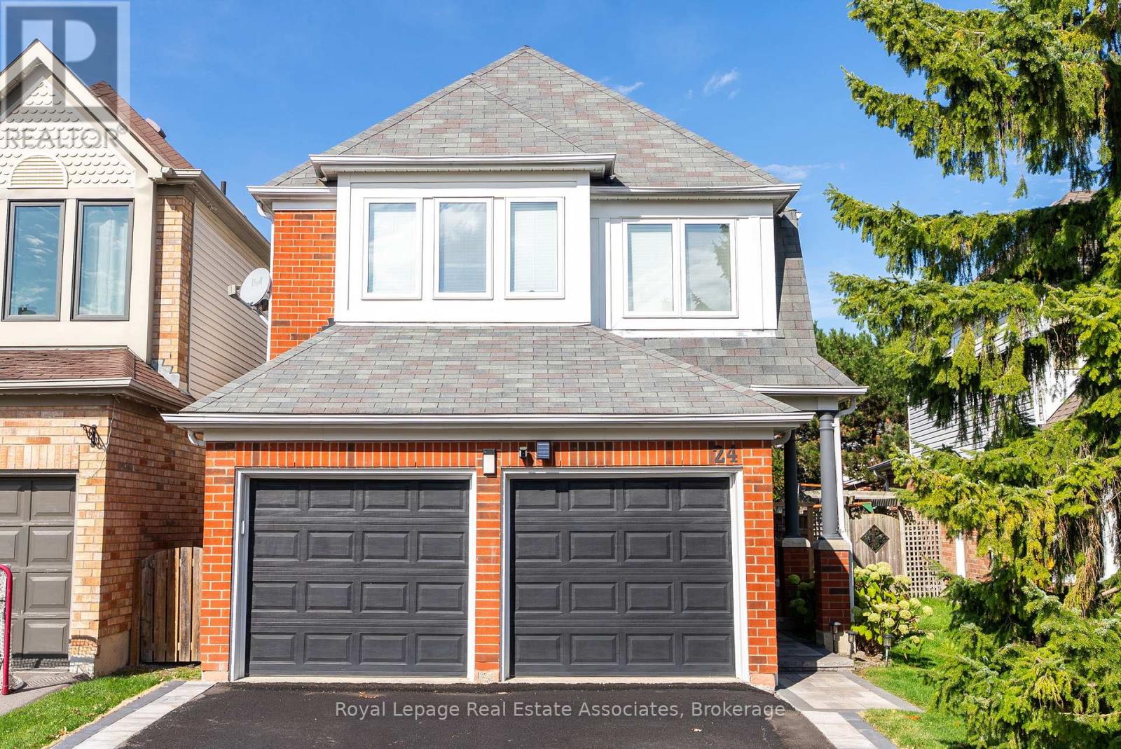 24 Spinning Lane, Whitby, Ontario  L1P 1M8 - Photo 1 - E12479271