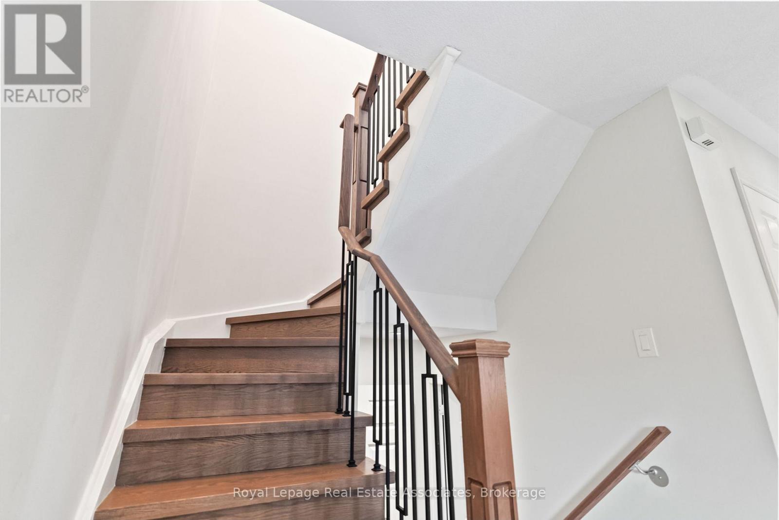 24 Spinning Lane, Whitby, Ontario  L1P 1M8 - Photo 24 - E12479271