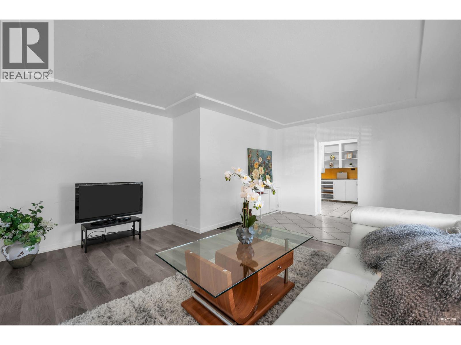 4021 Graveley Street, Burnaby, British Columbia  V5C 3T5 - Photo 5 - R3061435