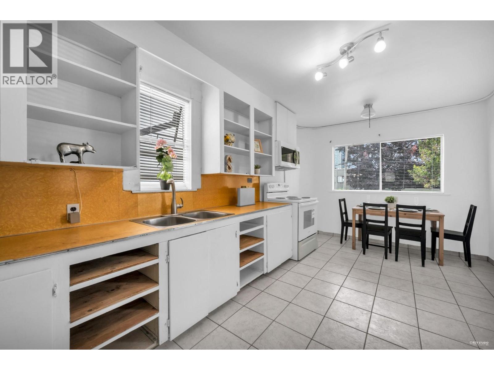 4021 Graveley Street, Burnaby, British Columbia  V5C 3T5 - Photo 7 - R3061435
