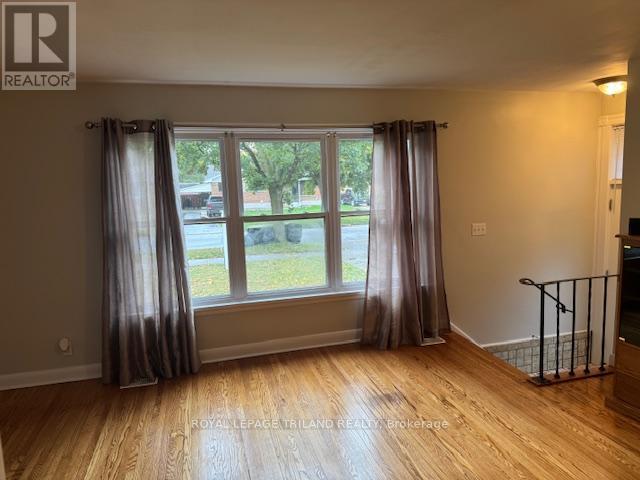 1938 Royal Crescent, London East (East I), Ontario  N5V 1N7 - Photo 3 - X12479317