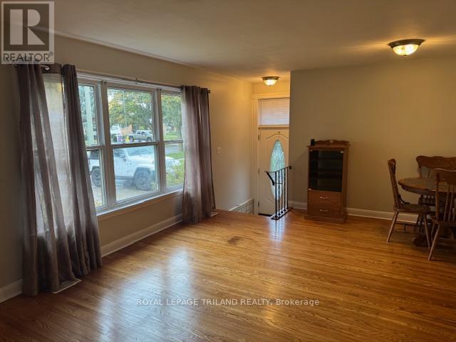 1938 Royal Crescent, London East (East I), Ontario  N5V 1N7 - Photo 4 - X12479317