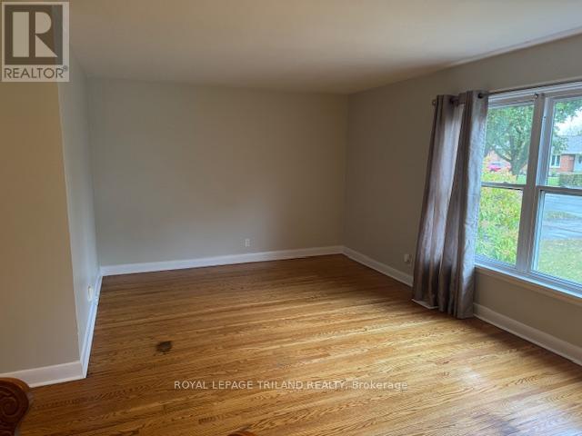 1938 Royal Crescent, London East (East I), Ontario  N5V 1N7 - Photo 5 - X12479317