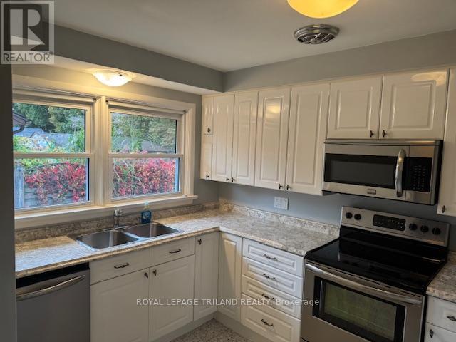 1938 Royal Crescent, London East (East I), Ontario  N5V 1N7 - Photo 6 - X12479317