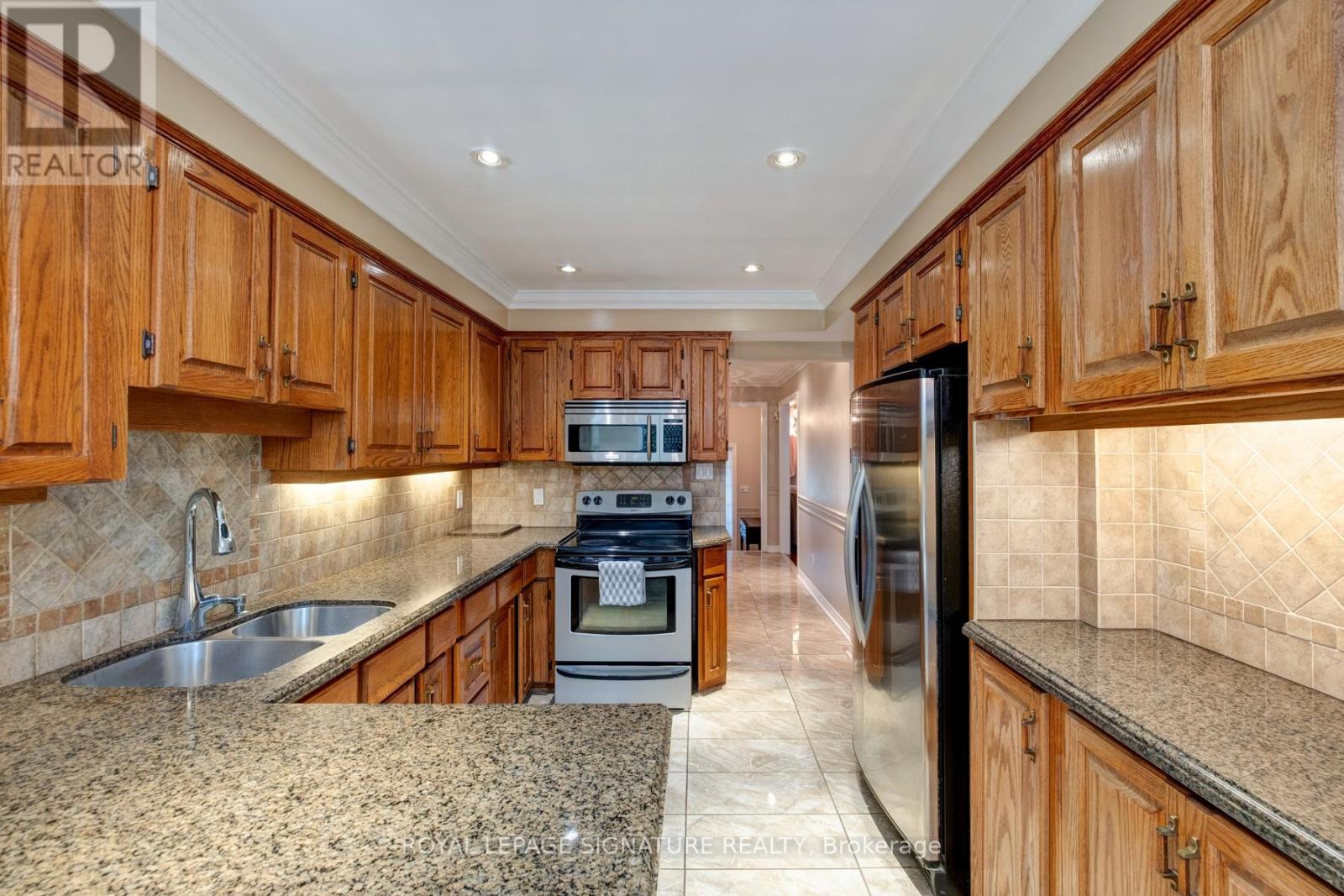4 Ruth Court, Whitchurch-Stouffville, Ontario  L4A 2E3 - Photo 12 - N12479234