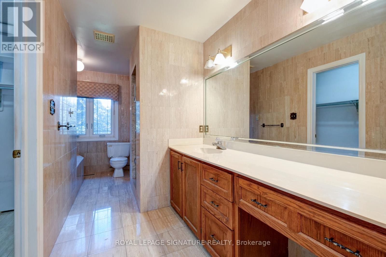 4 Ruth Court, Whitchurch-Stouffville, Ontario  L4A 2E3 - Photo 24 - N12479234