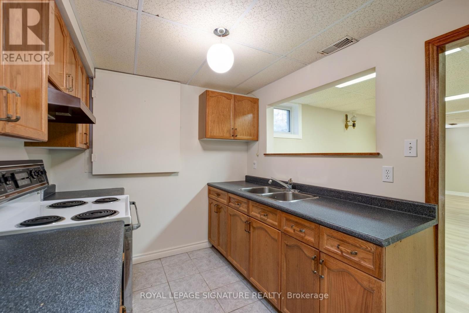 4 Ruth Court, Whitchurch-Stouffville, Ontario  L4A 2E3 - Photo 33 - N12479234