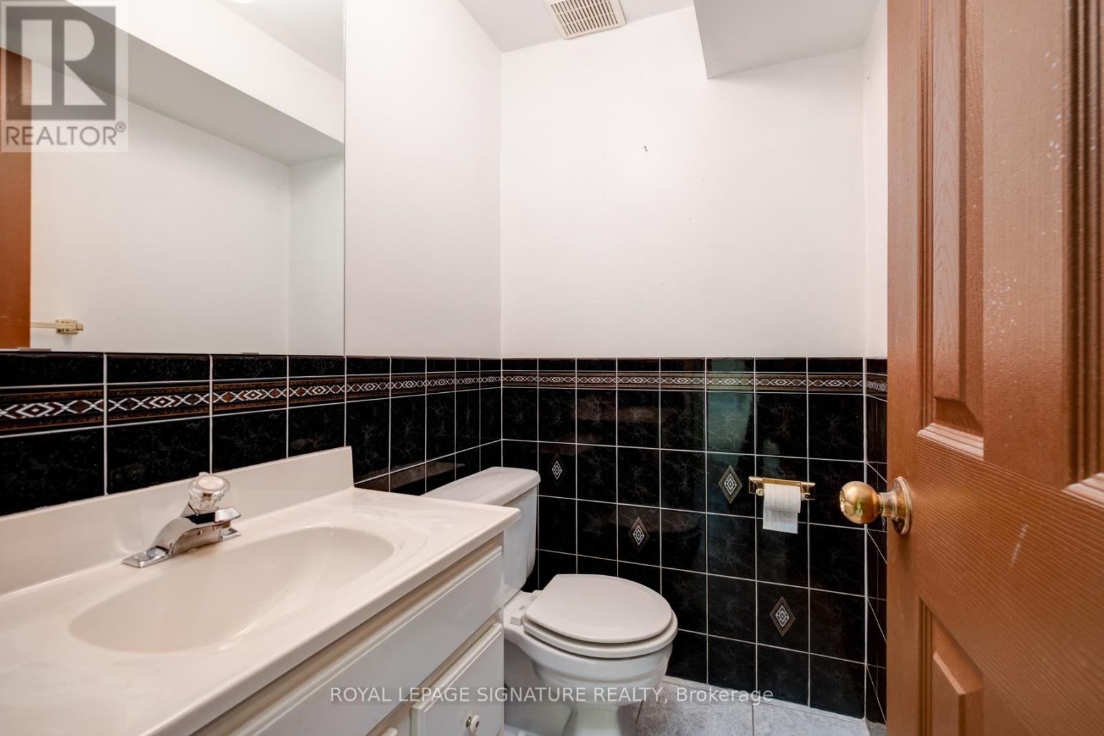 4 Ruth Court, Whitchurch-Stouffville, Ontario  L4A 2E3 - Photo 34 - N12479234