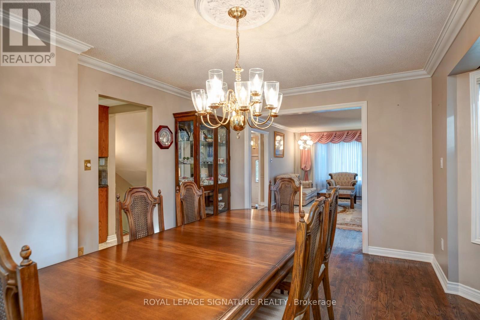 4 Ruth Court, Whitchurch-Stouffville, Ontario  L4A 2E3 - Photo 9 - N12479234