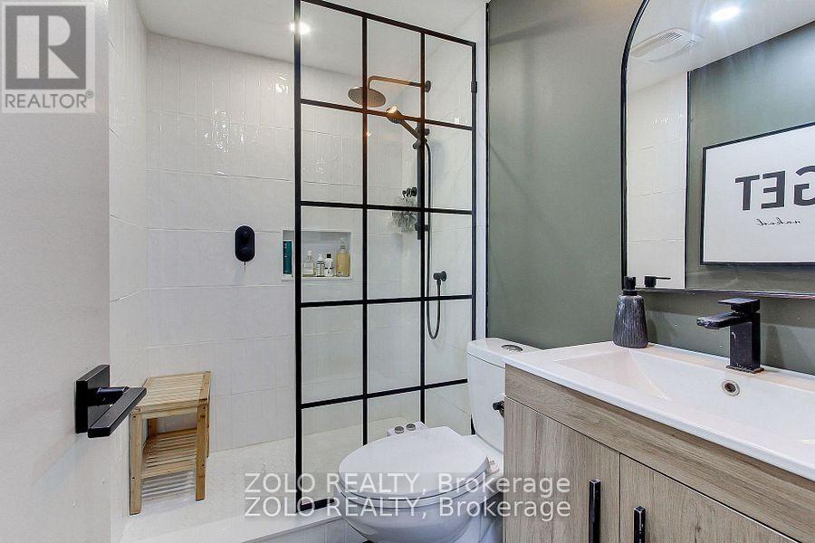 388 Terry Drive, Newmarket, Ontario  L3Y 5E7 - Photo 17 - N12479276