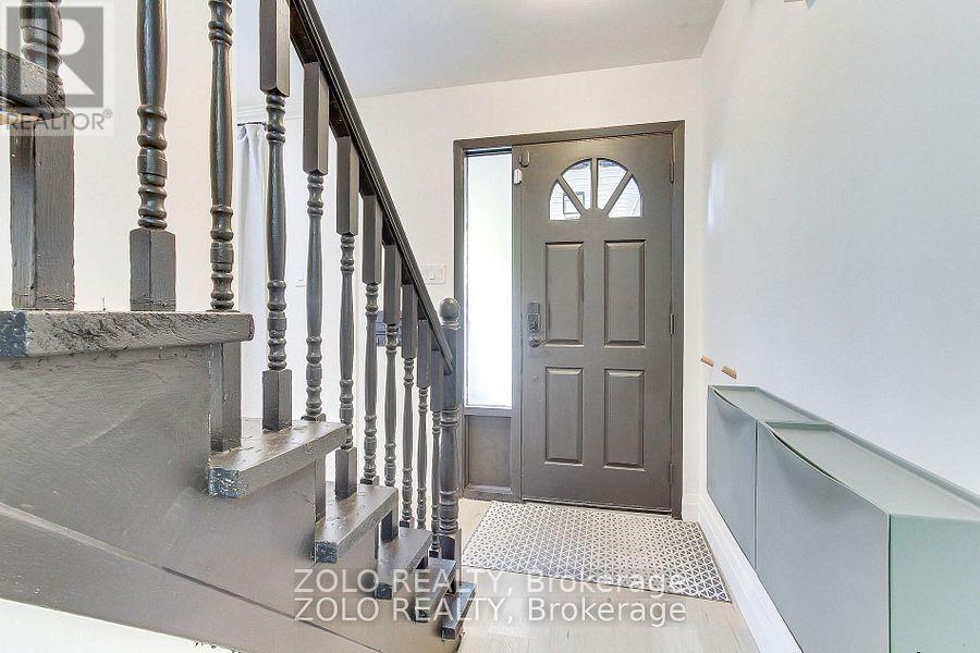 388 Terry Drive, Newmarket, Ontario  L3Y 5E7 - Photo 3 - N12479276
