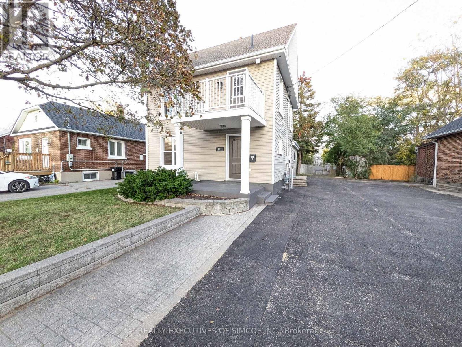 127 INNISFIL STREET, barrie (sanford), Ontario