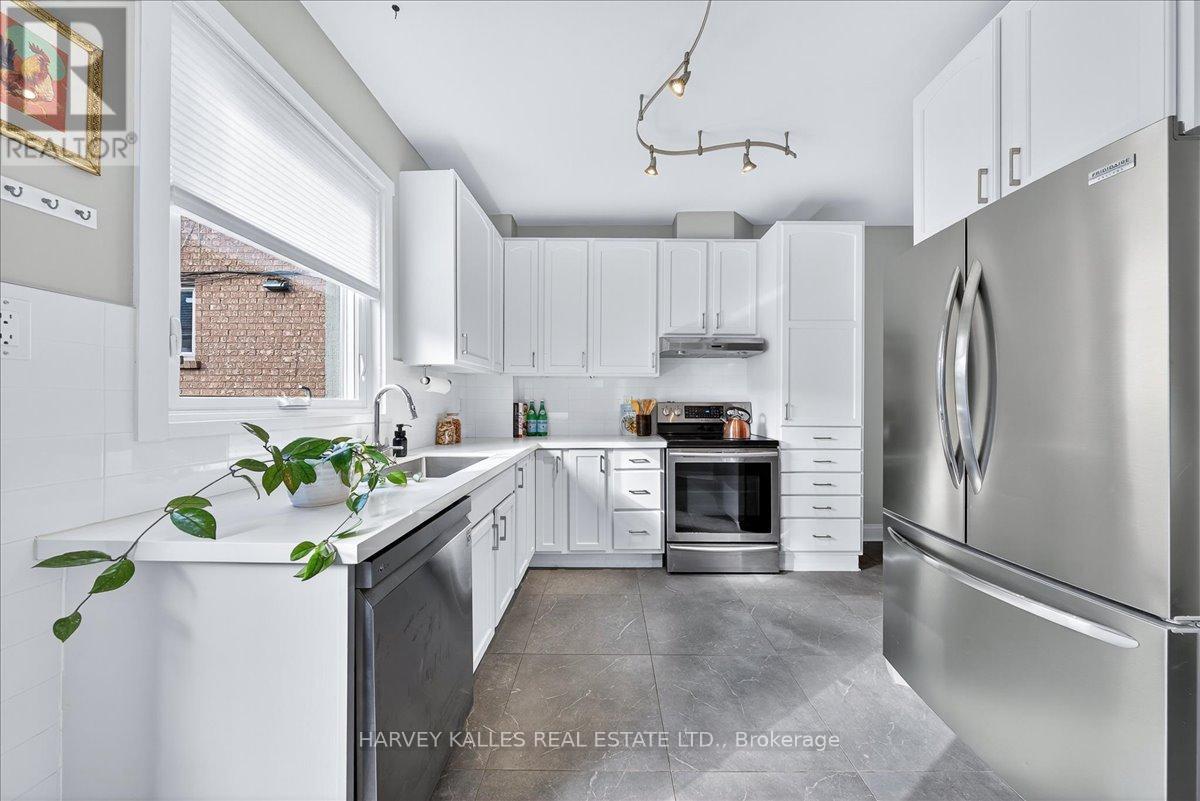 338 Bartlett Avenue N, Toronto, Ontario  M6H 3G7 - Photo 13 - W12479156