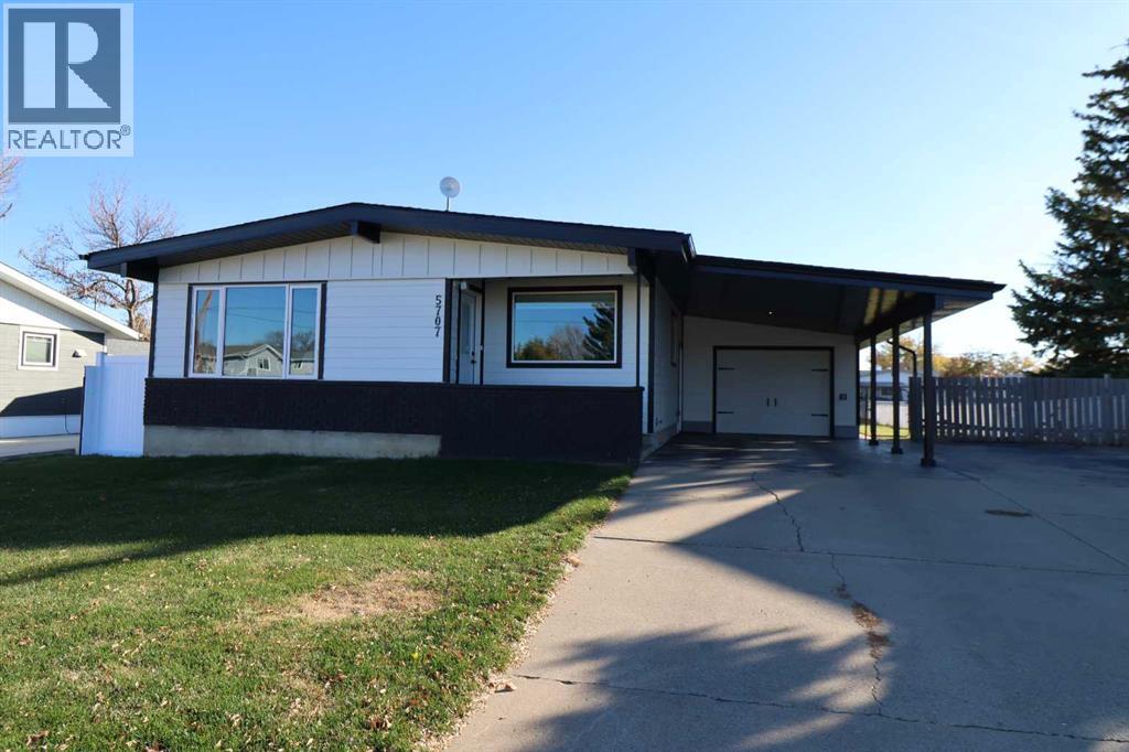 5707 50 St, Taber, Alberta  T1G 1K6 - Photo 2 - A2266345