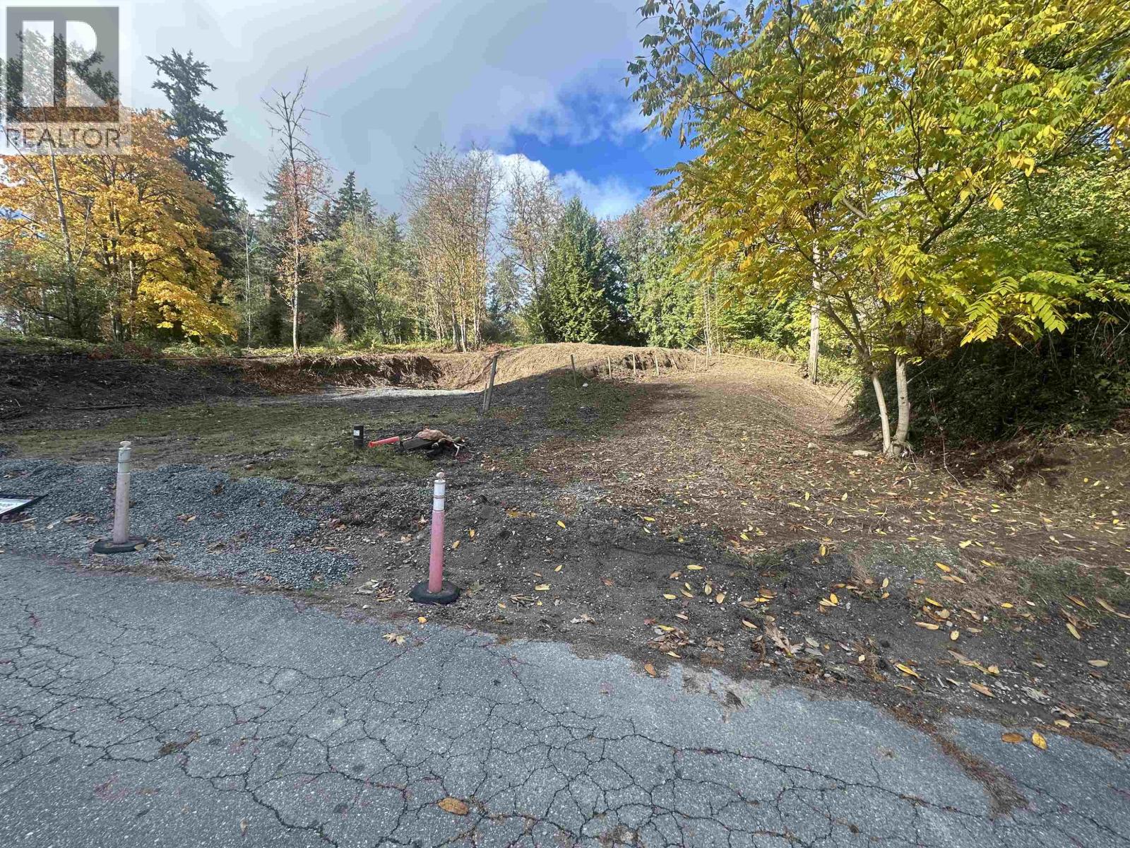 26861 Oliver Avenue, Maple Ridge, British Columbia  V2W 1M4 - Photo 2 - R2971338