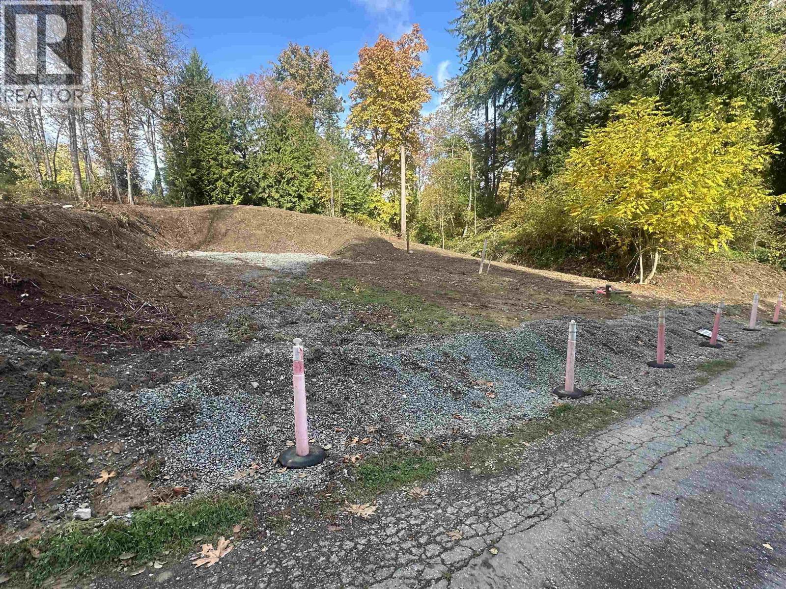 26861 Oliver Avenue, Maple Ridge, British Columbia  V2W 1M4 - Photo 3 - R2971338