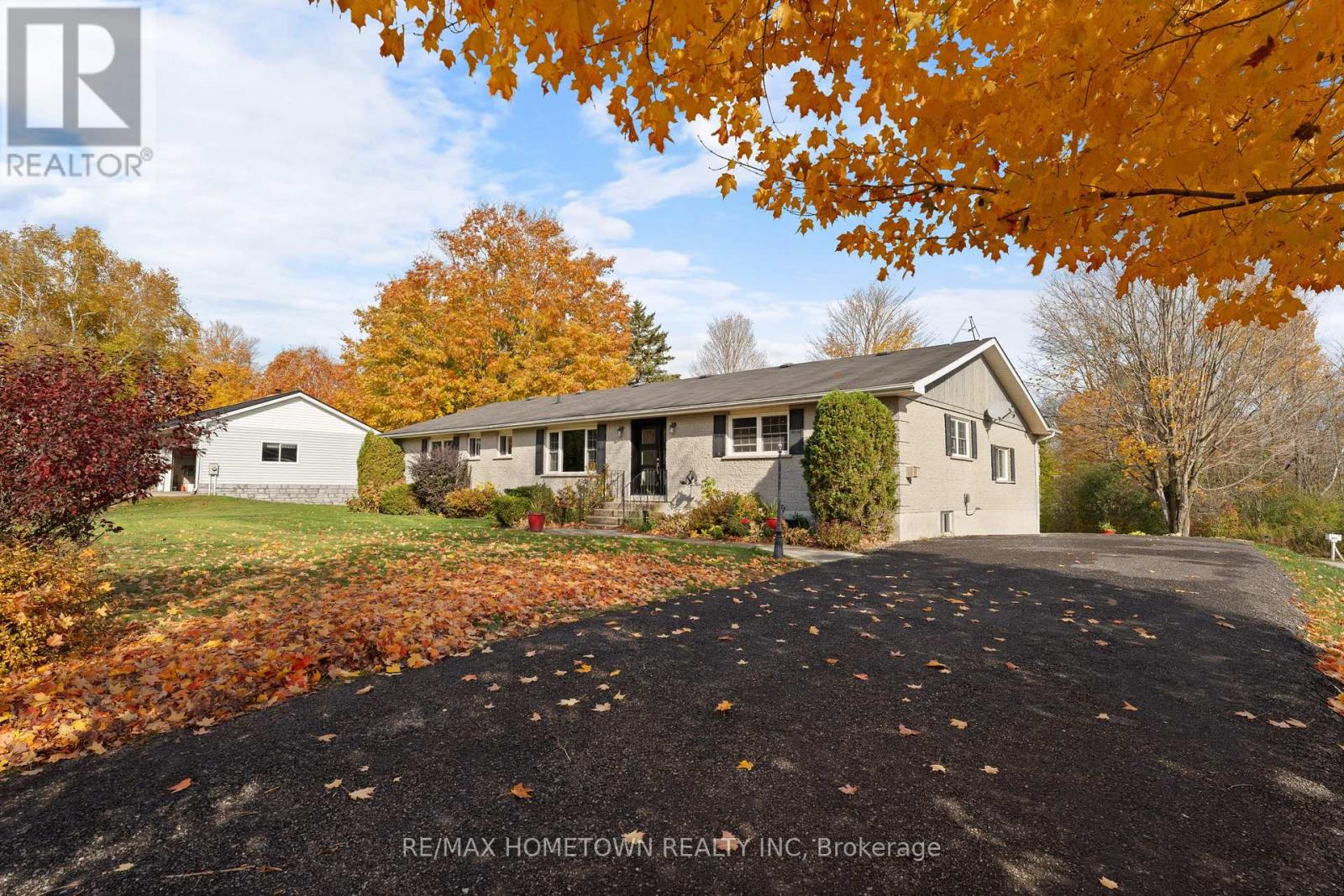 4432 Murray Road, Brockville, Ontario  K6V 5T4 - Photo 4 - X12479338