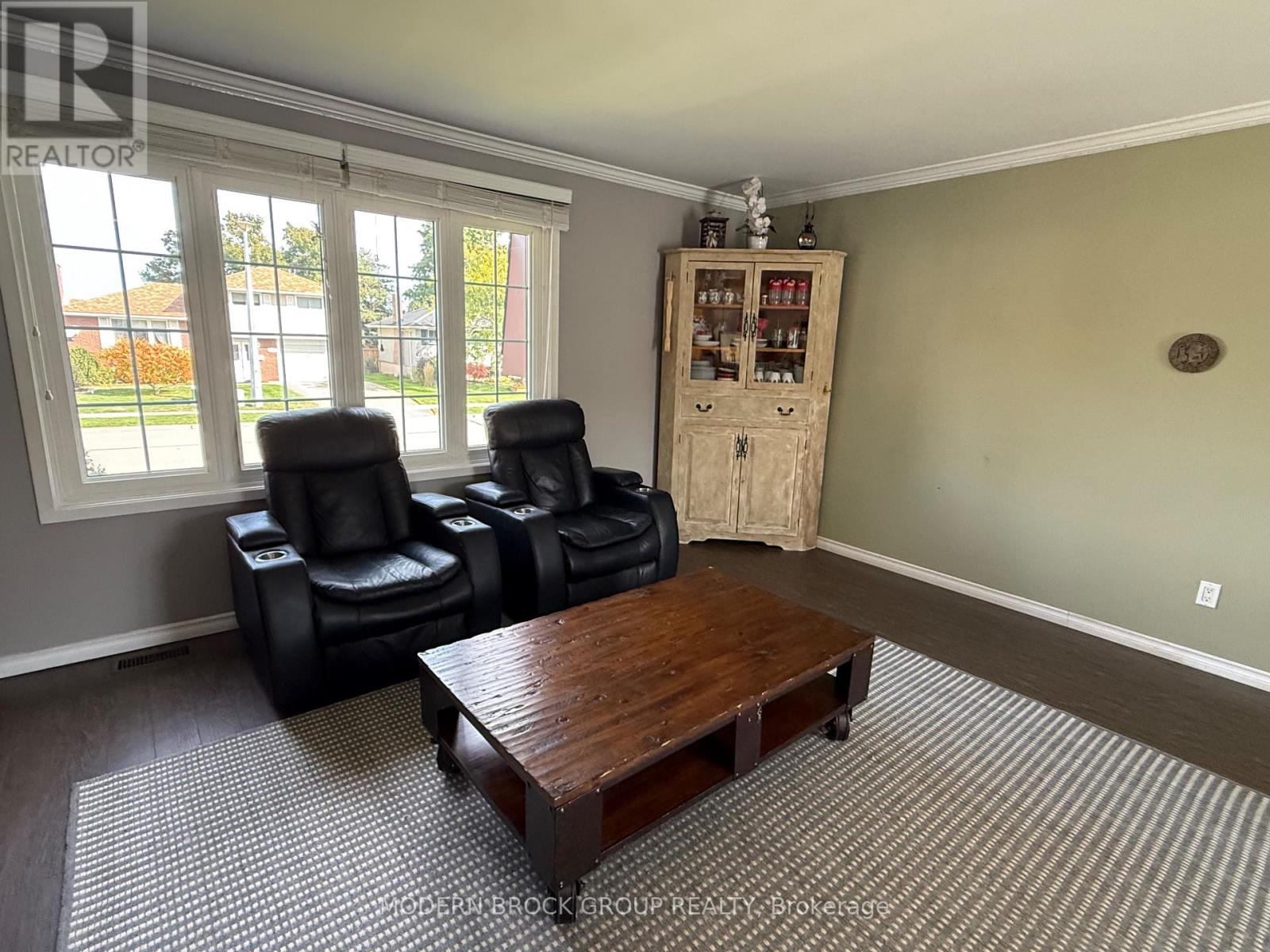 1350 Linden Crescent, Brockville, Ontario  K6V 6B6 - Photo 2 - X12479379