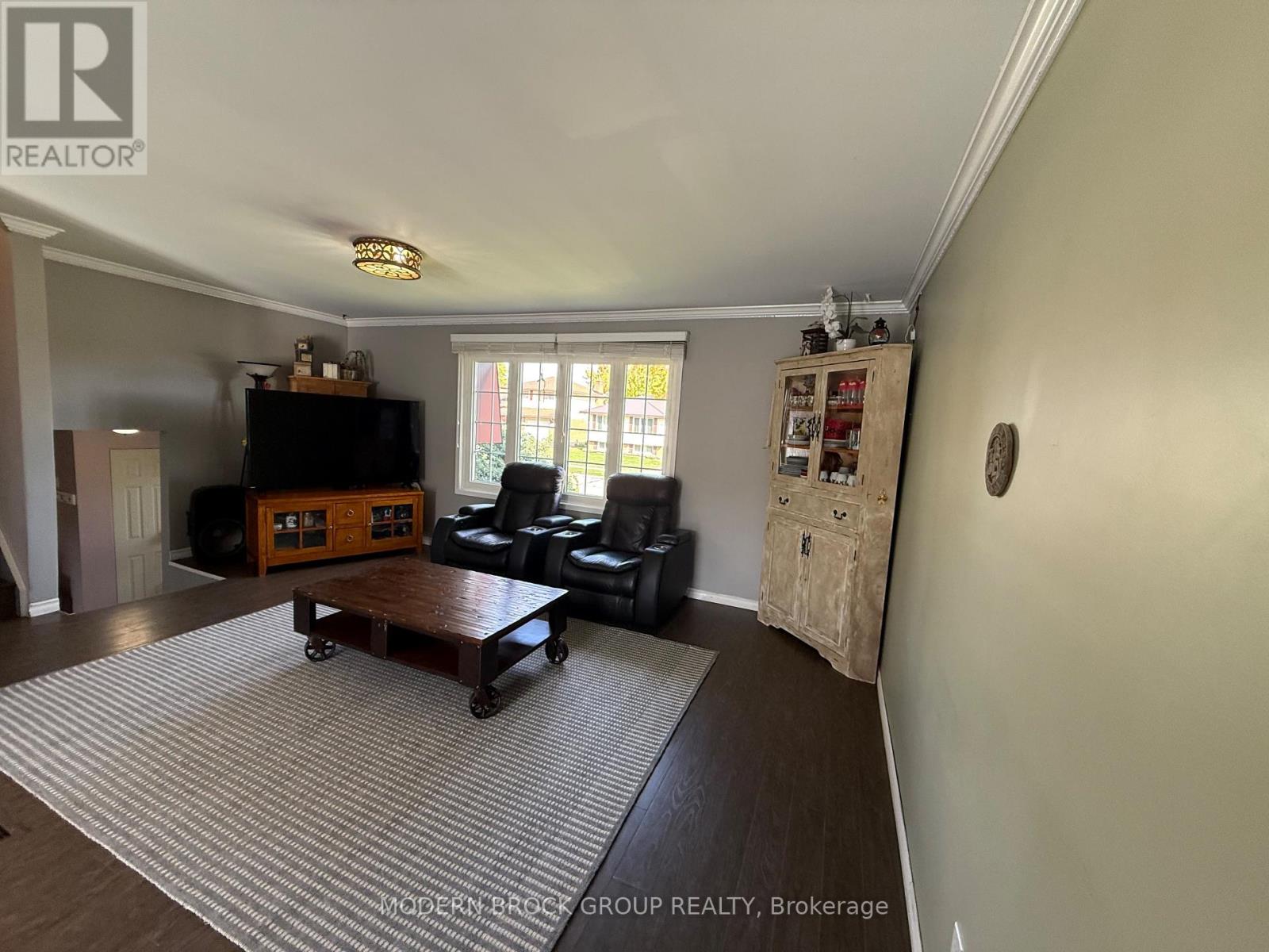 1350 Linden Crescent, Brockville, Ontario  K6V 6B6 - Photo 3 - X12479379